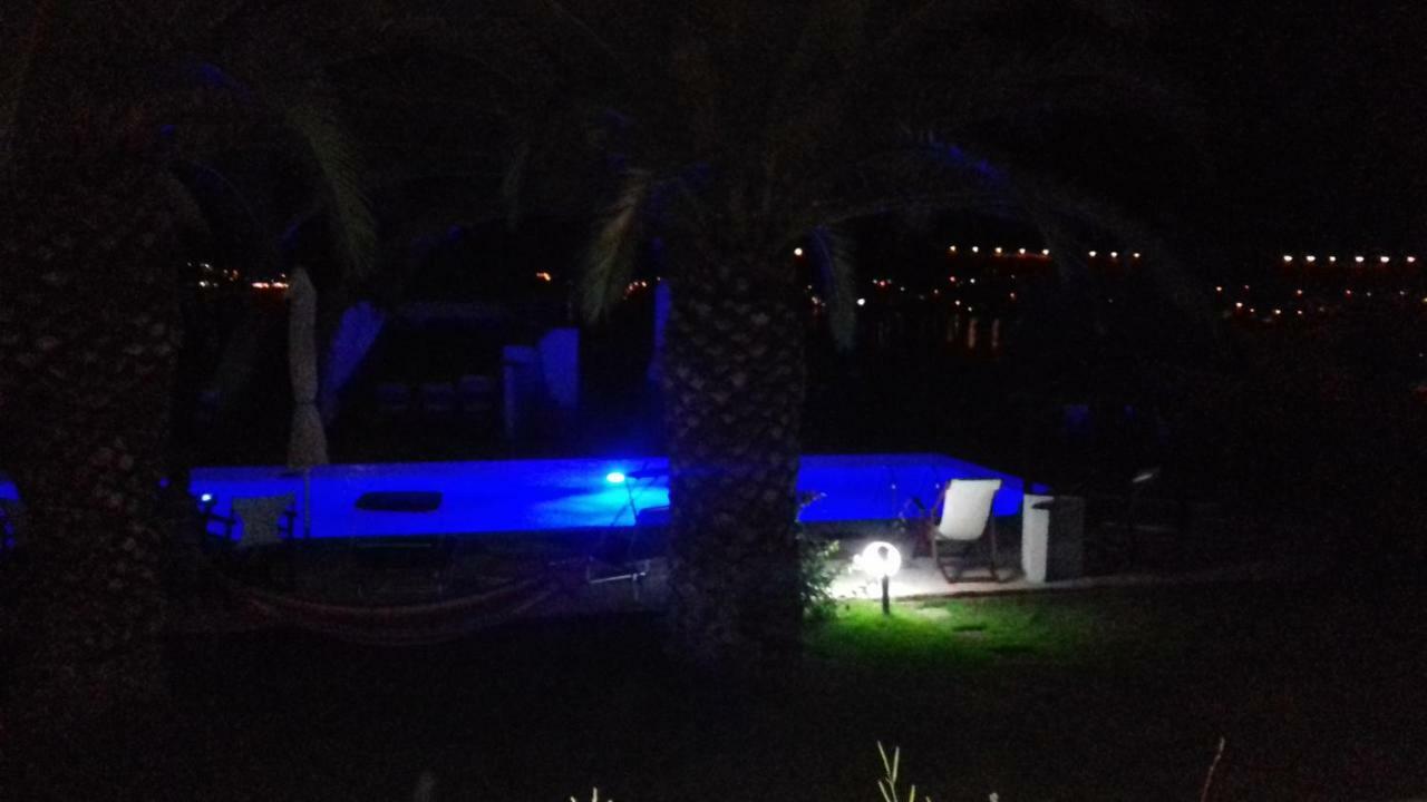 Coral Suite PalaiónTsiflíkion エクステリア 写真